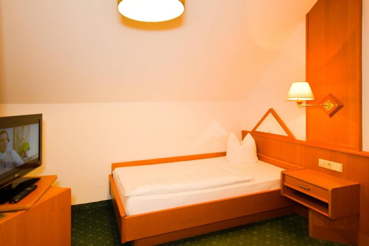 Hotel Jerolitsch Krumpendorf Ngoại thất bức ảnh