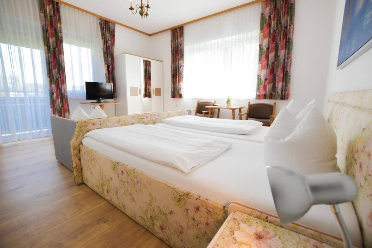 Hotel Jerolitsch Krumpendorf Ngoại thất bức ảnh