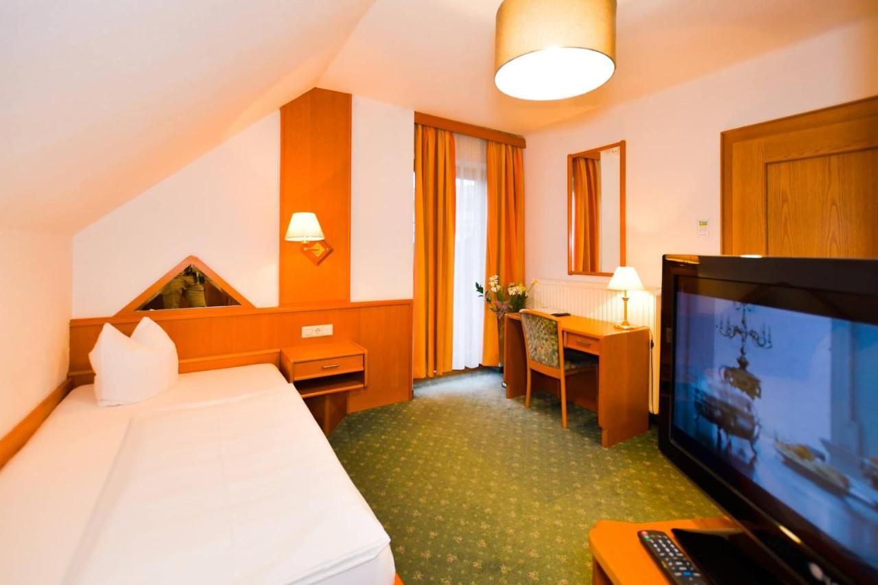 Hotel Jerolitsch Krumpendorf Ngoại thất bức ảnh