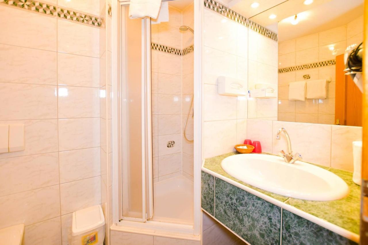 Hotel Jerolitsch Krumpendorf Ngoại thất bức ảnh