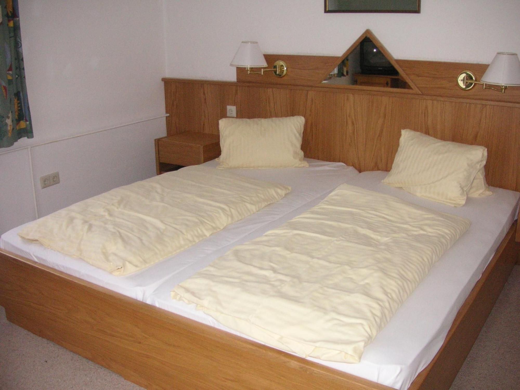 Hotel Jerolitsch Krumpendorf Ngoại thất bức ảnh