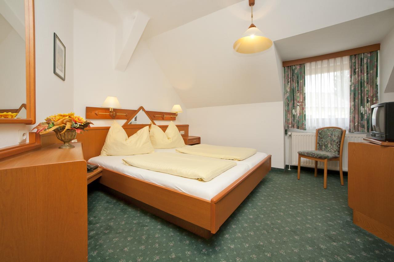 Hotel Jerolitsch Krumpendorf Ngoại thất bức ảnh