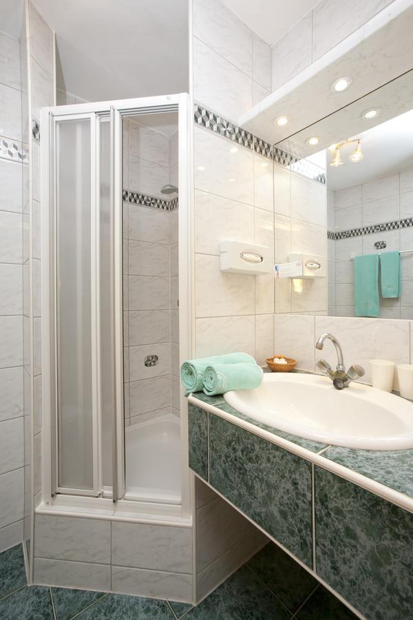 Hotel Jerolitsch Krumpendorf Ngoại thất bức ảnh