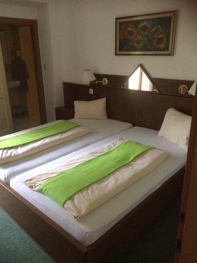 Hotel Jerolitsch Krumpendorf Ngoại thất bức ảnh