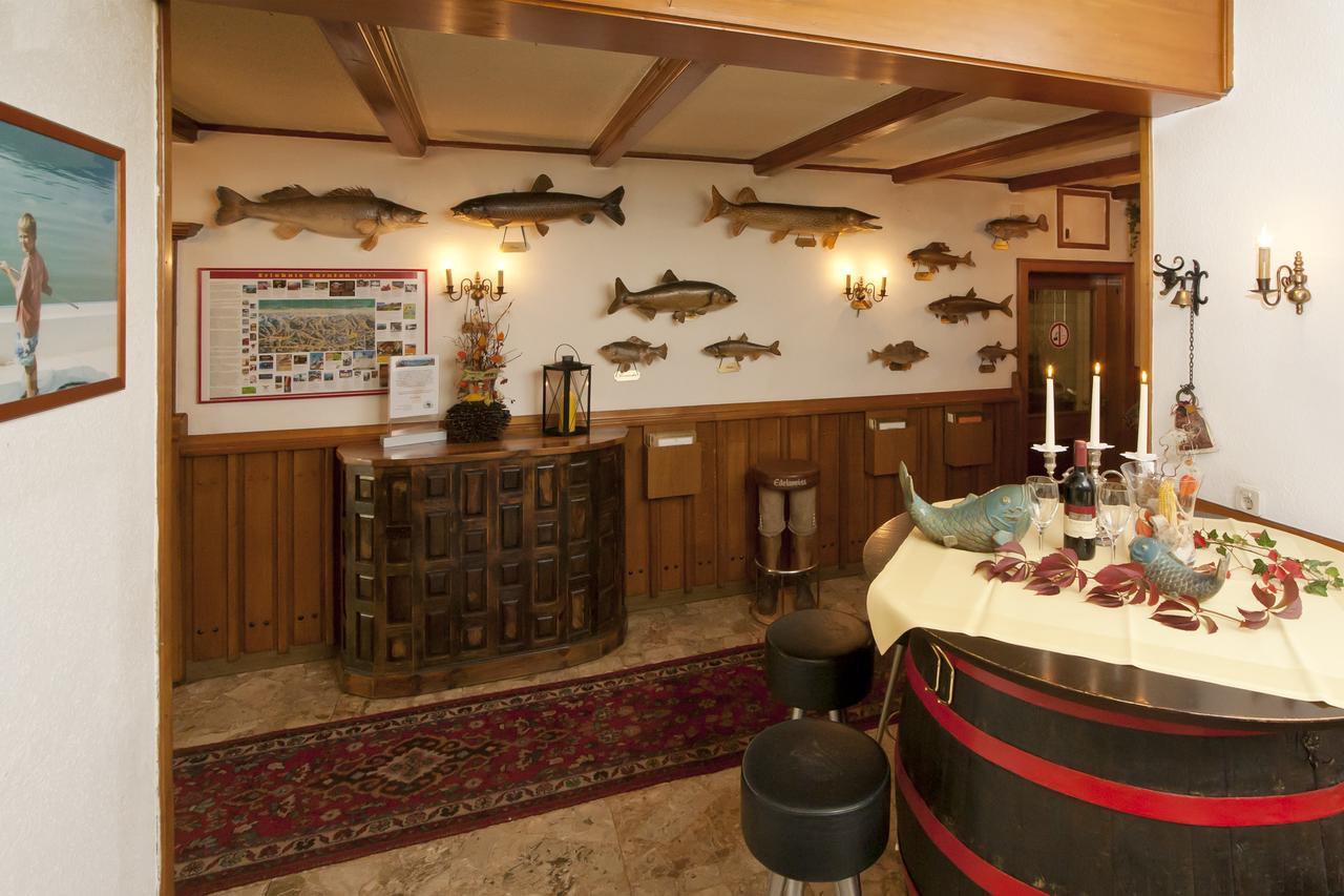 Hotel Jerolitsch Krumpendorf Ngoại thất bức ảnh